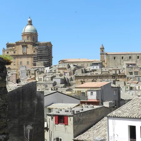 Antico Palazzo Affitti Brevi 피아차암머리나