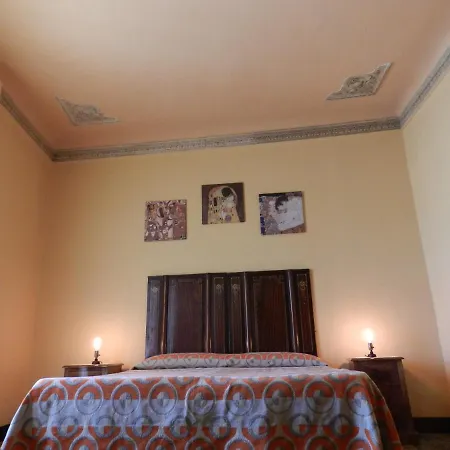 Antico Palazzo Affitti Brevi * 피아차암머리나