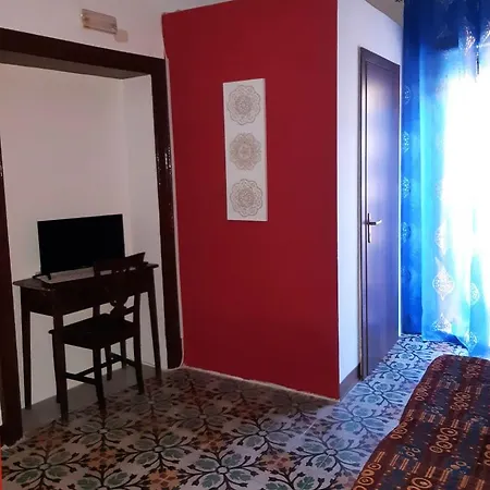 Antico Palazzo Affitti Brevi 피아차암머리나